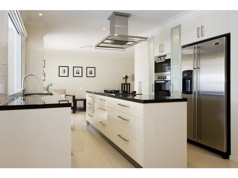 124 Sundance Way, Runaway Bay QLD 4216