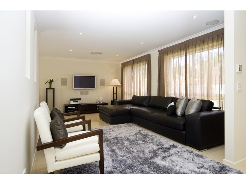 124 Sundance Way, Runaway Bay QLD 4216