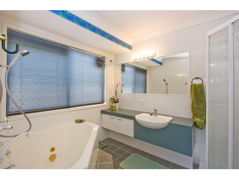 24 Compass Court, Mermaid Waters QLD 4218