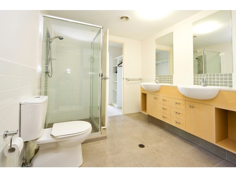 210/18 Fern Street, Surfers Paradise QLD 4217