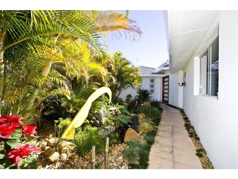 63 Rapallo Avenue, Isle Of Capri QLD 4217