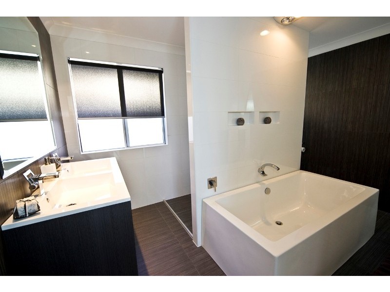 63 Rapallo Avenue, Isle Of Capri QLD 4217