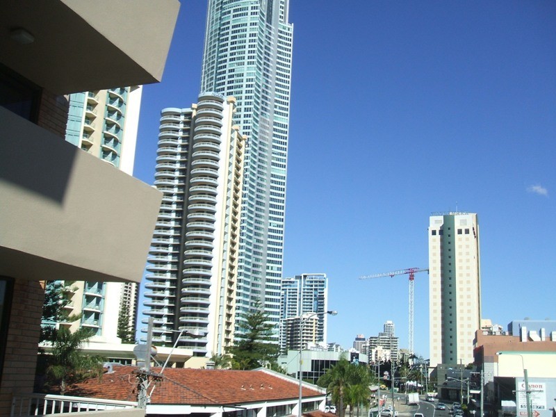 28/3049 Gold Coast Highway, Surfers Paradise QLD 4217