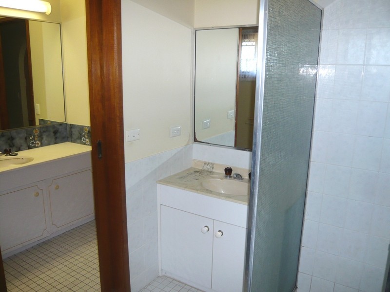 1/10 Ballandra Court, Mermaid Waters QLD 4218