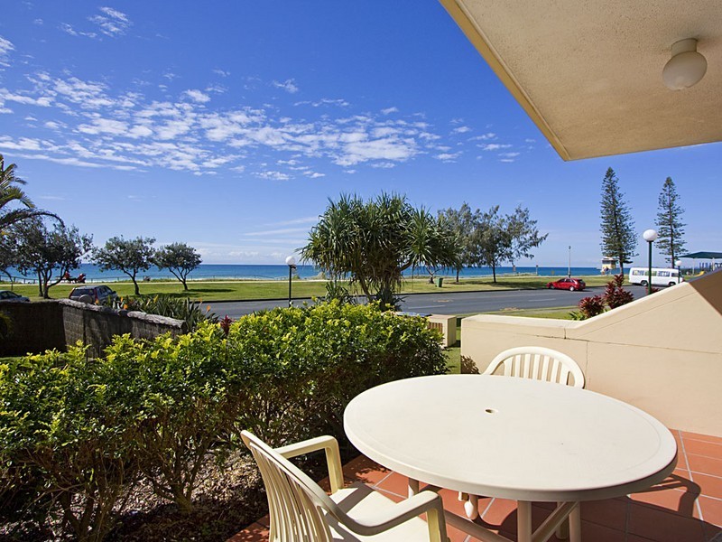 109/98 Marine Parade, Miami QLD 4220