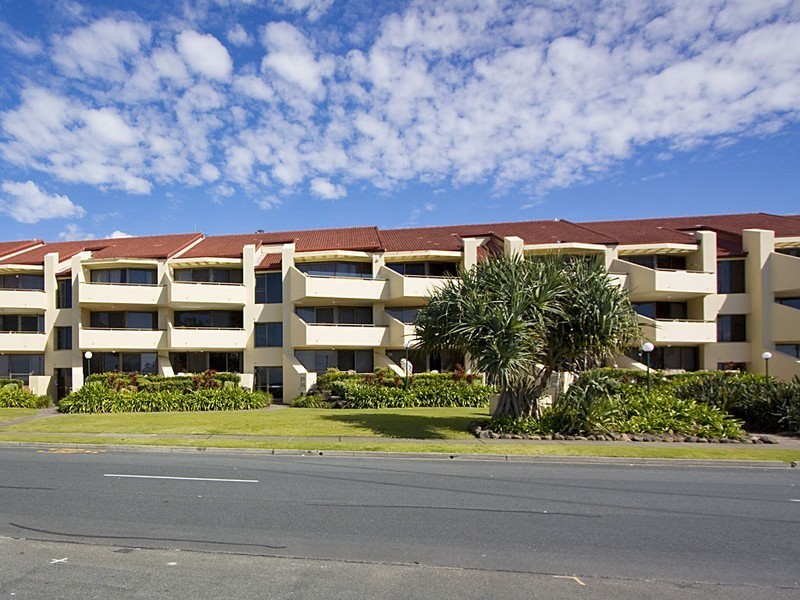 109/98 Marine Parade, Miami QLD 4220