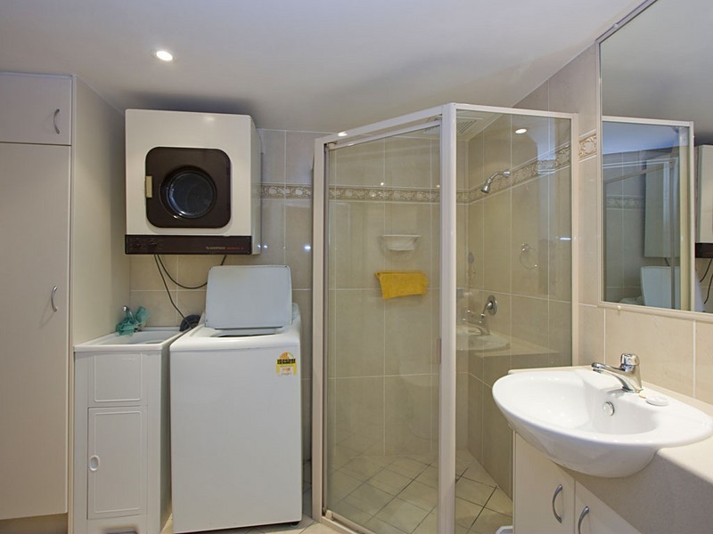 109/98 Marine Parade, Miami QLD 4220