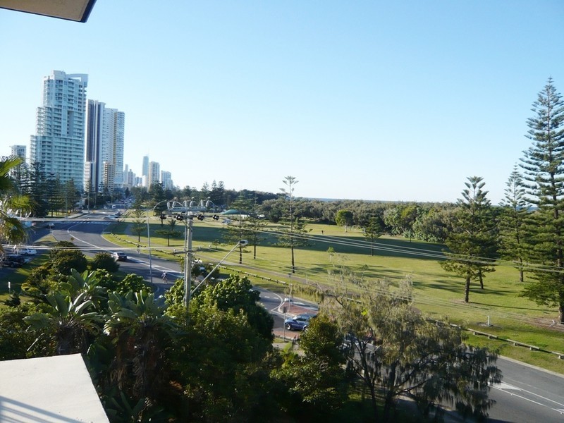 13/280 Hedges Avenue, Mermaid Beach QLD 4218