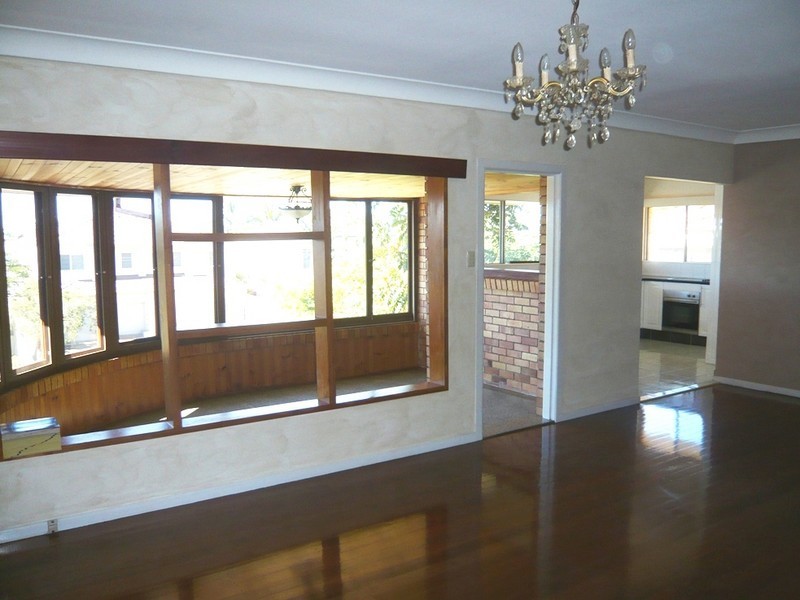 58 Hollywell Road, Biggera Waters QLD 4216