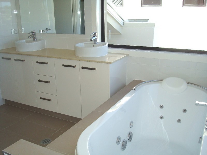 7023A Circa Vista Drive, Benowa QLD 4217