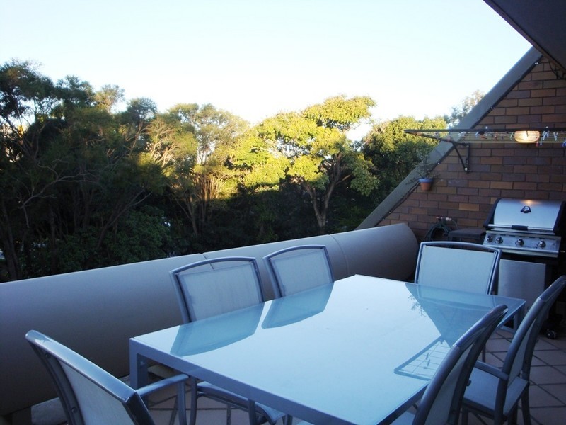 5/111 Rio Vista Boulevard, Broadbeach Waters QLD 4218