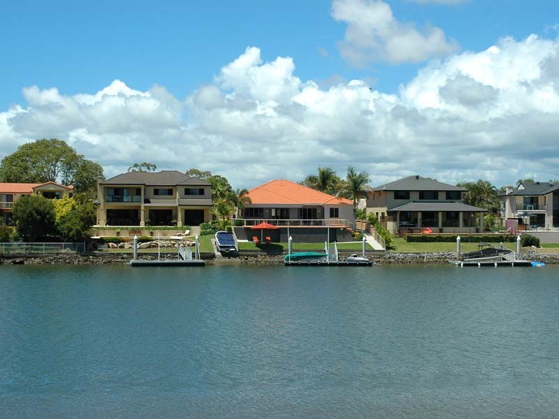 9 Namatjira Court, Broadbeach Waters QLD 4218