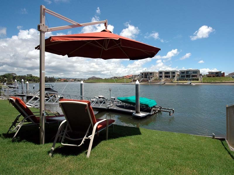 9 Namatjira Court, Broadbeach Waters QLD 4218