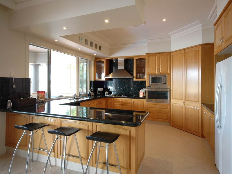 9 Namatjira Court, Broadbeach Waters QLD 4218