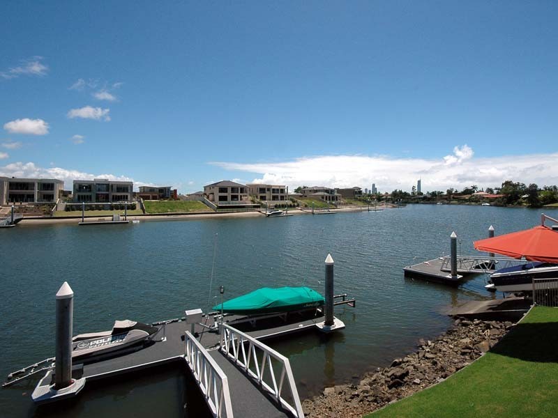 9 Namatjira Court, Broadbeach Waters QLD 4218