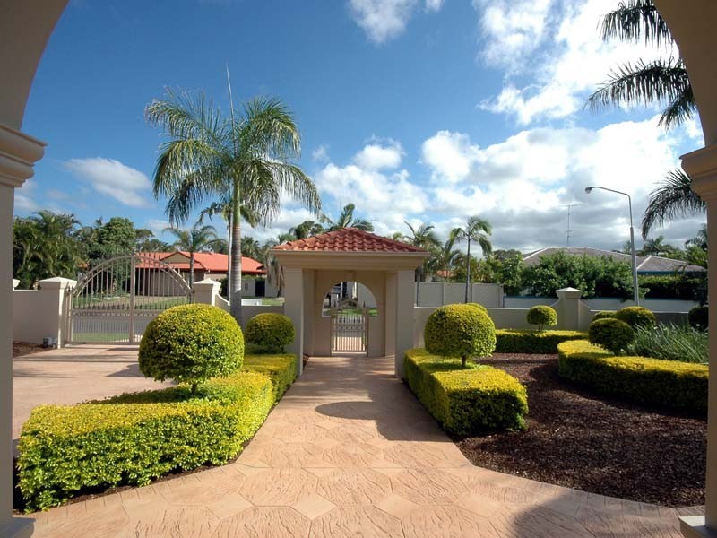 9 Namatjira Court, Broadbeach Waters QLD 4218