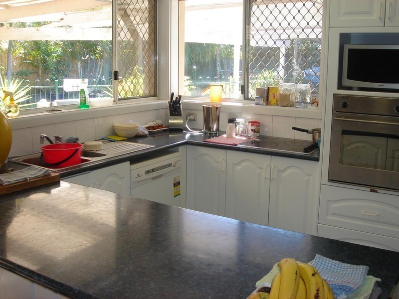 7 Rawlinna Drive, Mermaid Waters QLD 4218