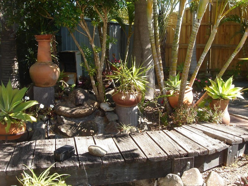 7 Rawlinna Drive, Mermaid Waters QLD 4218