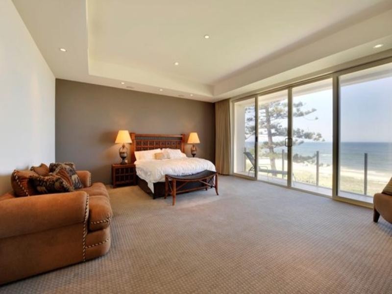 199 Hedges Avenue, Mermaid Beach QLD 4218