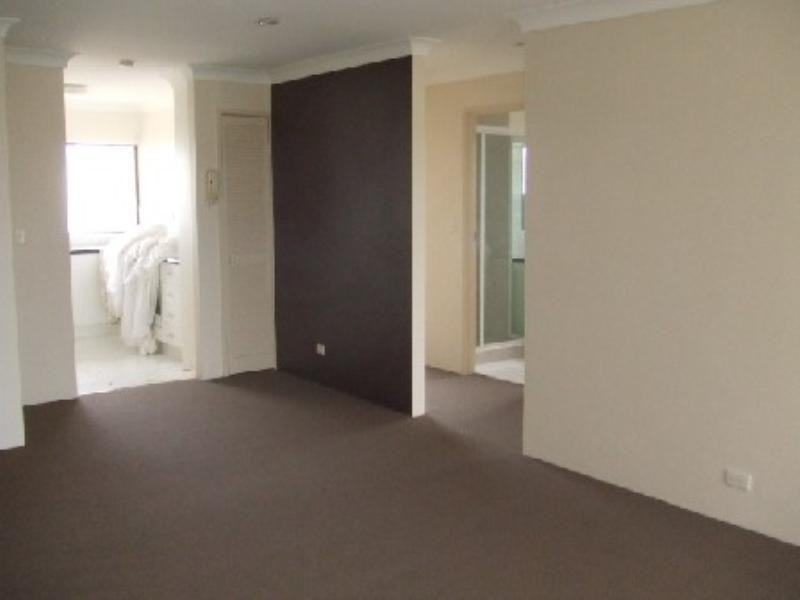 10/18 Sunshine Boulevard, Broadbeach Waters QLD 4218