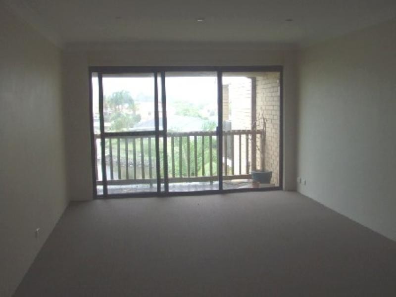 10/18 Sunshine Boulevard, Broadbeach Waters QLD 4218