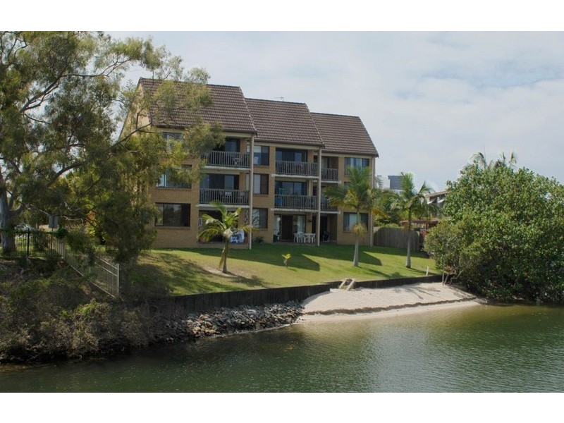 10/18 Sunshine Boulevard, Broadbeach Waters QLD 4218