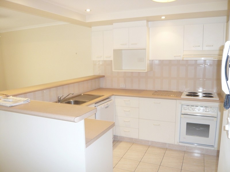 26/1 Santa Cruz Boulevard, Clear Island Waters QLD 4226