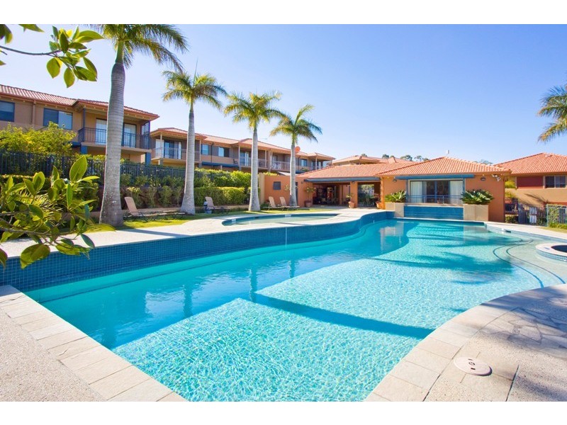 15 ‘Varsity Shores’, 4 University Drive, Robina QLD 4226