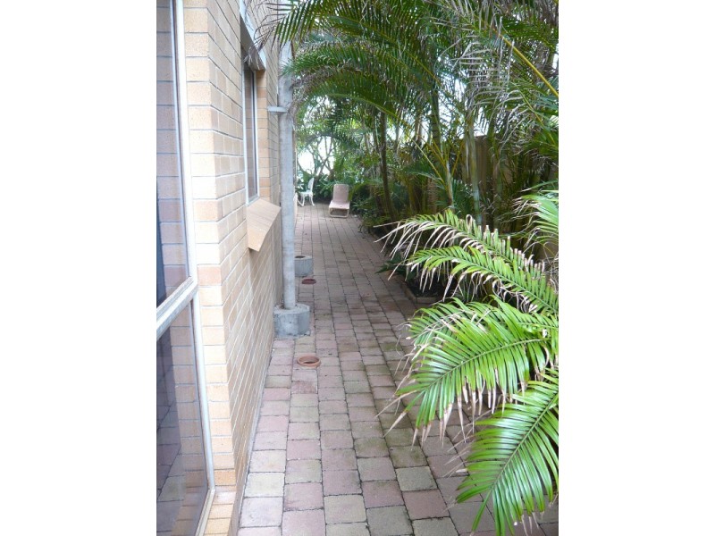1/17 Old Burleigh Road, Surfers Paradise QLD 4217