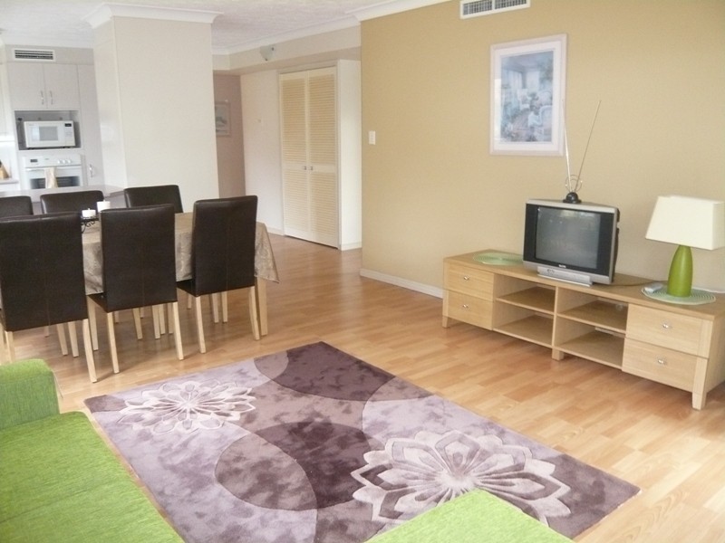 Unit 6 5 Old Burleigh Road, Broadbeach QLD 4218