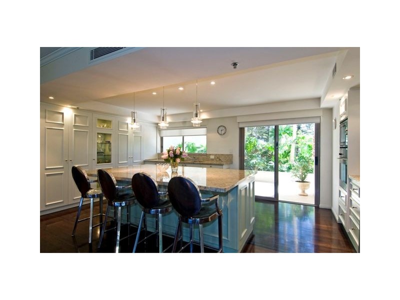 11/74 ‘La Sabbia’ Old Burleigh Road, Surfers Paradise QLD 4217