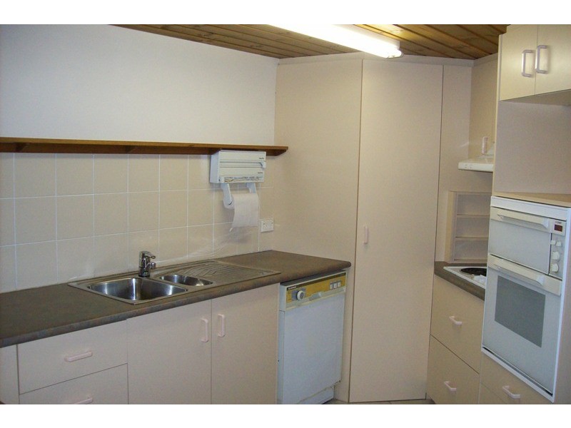 3/11 Hooker Boulevard, Broadbeach Waters QLD 4218