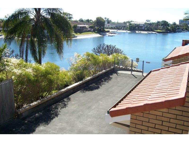 3/11 Hooker Boulevard, Broadbeach Waters QLD 4218
