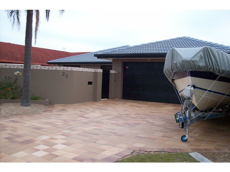 20 Saywell Street, Sorrento QLD 4217