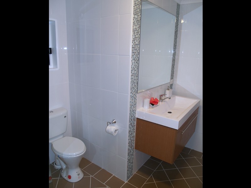 1/9 Tima Avenue, Surfers Paradise QLD 4217