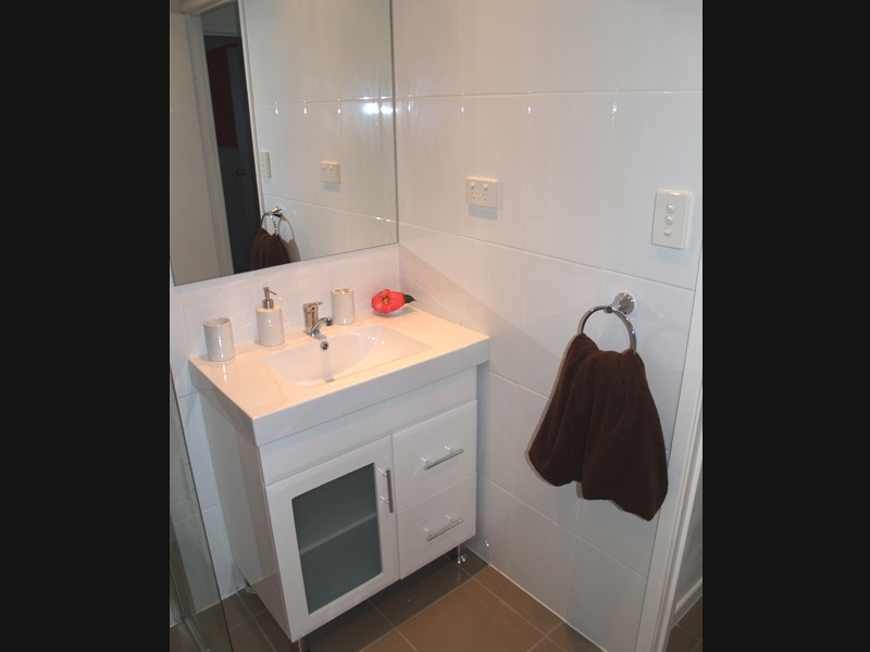 2/9 Tima Avenue, Surfers Paradise QLD 4217