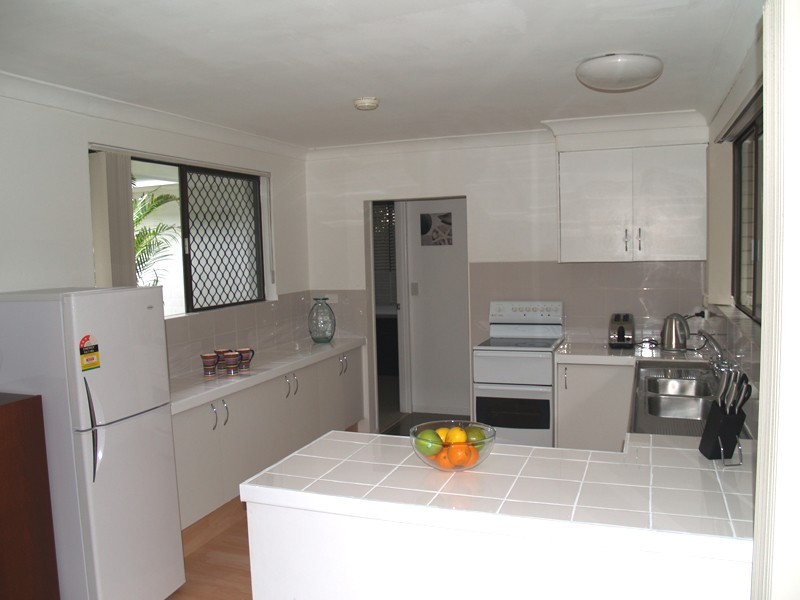 2/9 Tima Avenue, Surfers Paradise QLD 4217