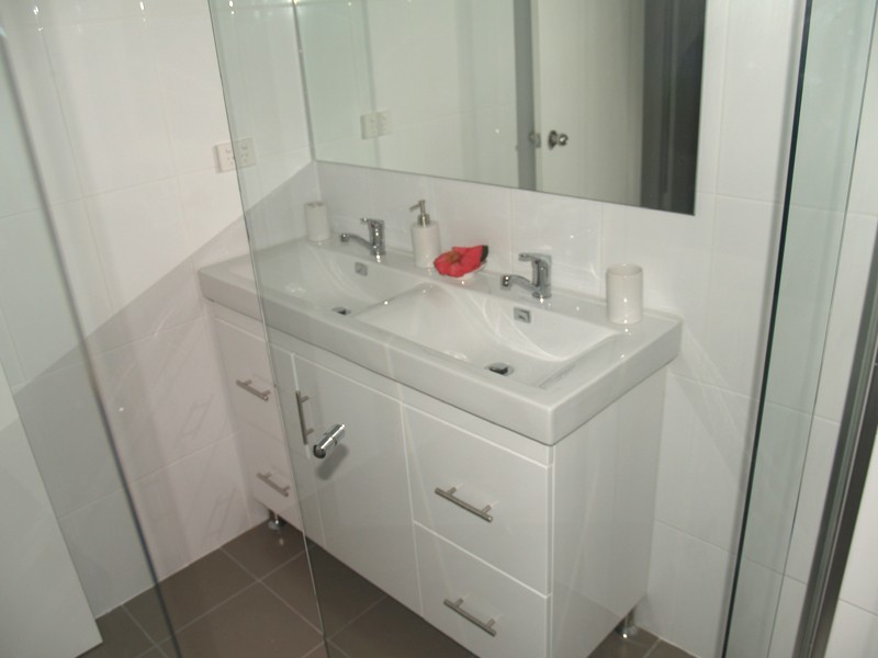 2/9 Tima Avenue, Surfers Paradise QLD 4217