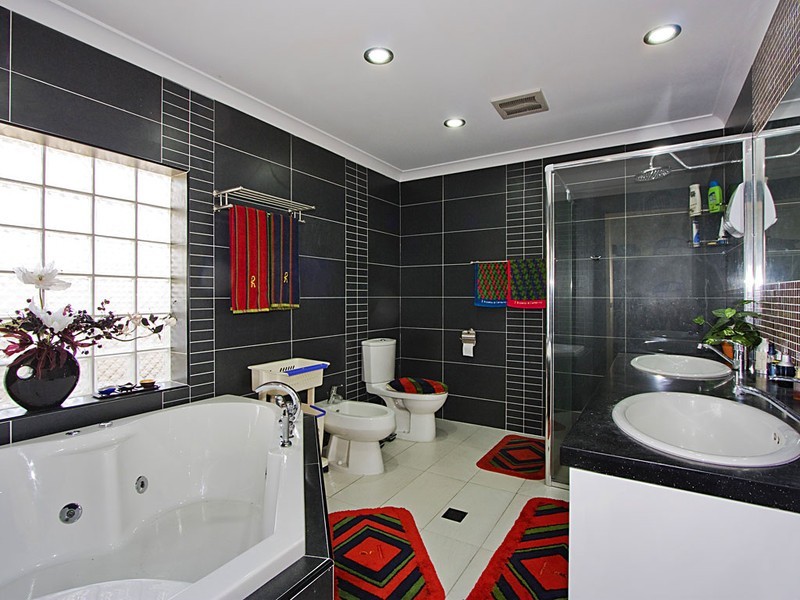 20 Mackay Close, Sorrento QLD 4217