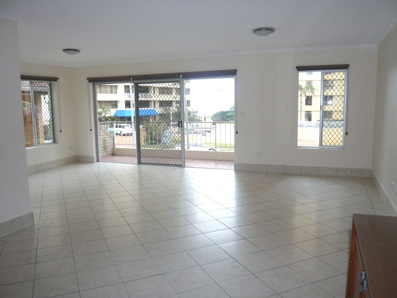 8/57 Old Burleigh Road, Surfers Paradise QLD 4217