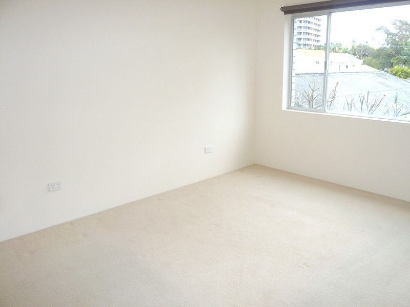 8/57 Old Burleigh Road, Surfers Paradise QLD 4217