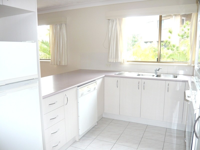 6/5 Old Burleigh Road, Surfers Paradise QLD 4217