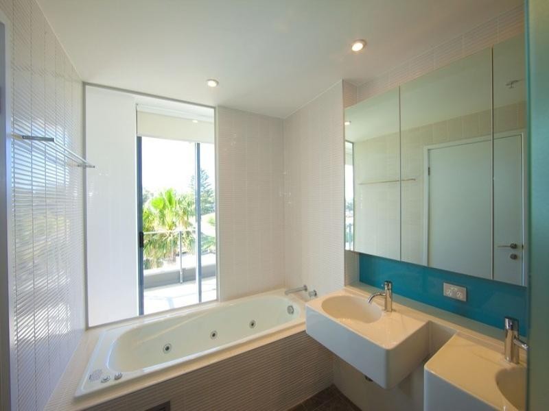 2B/173 Old Burleigh Road, Broadbeach QLD 4218