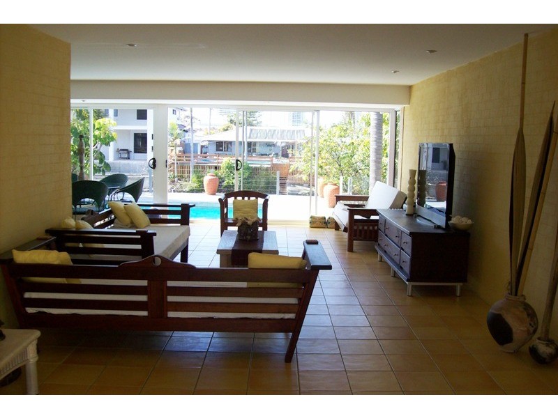 6 Flamingo Key, Broadbeach Waters QLD 4218