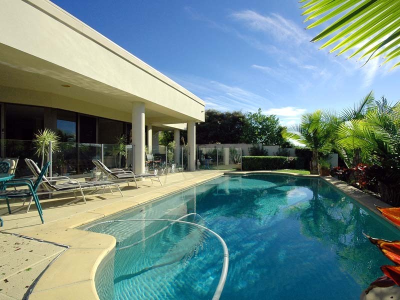 Clear Island Waters QLD 4226