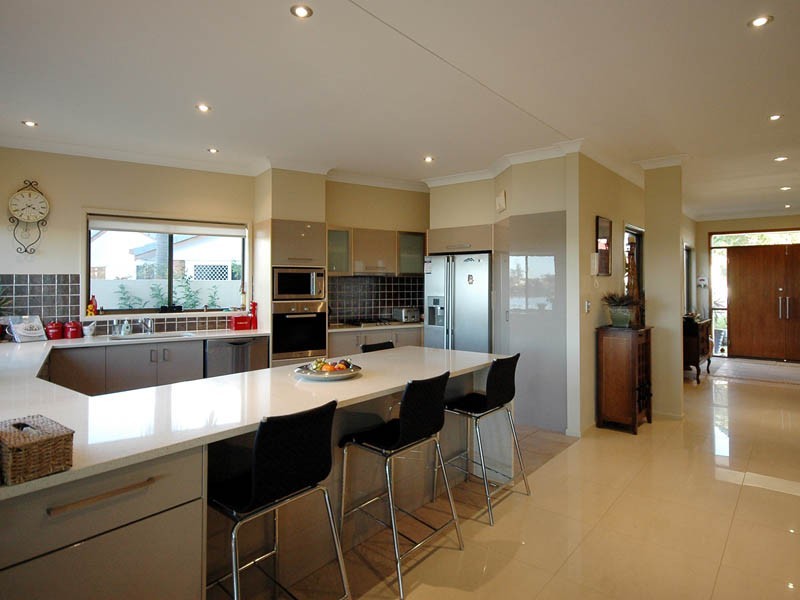 Clear Island Waters QLD 4226