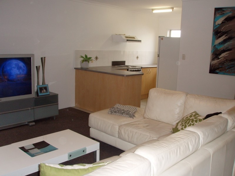 4 ‘Stratford’, 19 Sunset Boulevard, Surfers Paradise QLD 4217