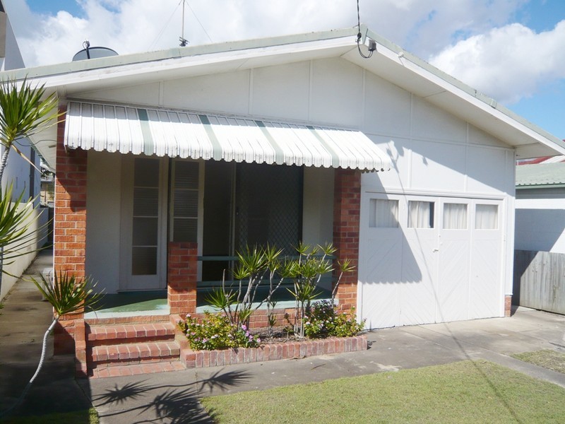 38 Venice Street, Mermaid Beach QLD 4218