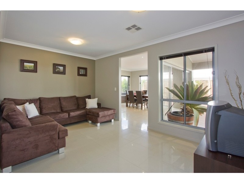 19 Worchester Terrace, Reedy Creek QLD 4227