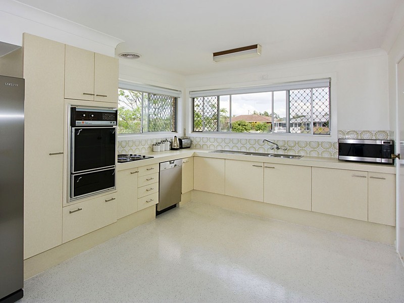 Broadbeach Waters QLD 4218